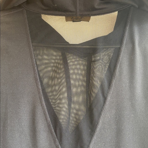 Alala Flyweight black long sleeve mesh hooded top - Picture 8 of 8